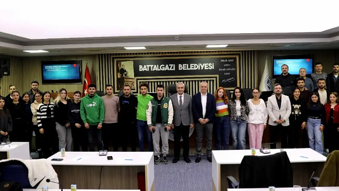 Battalgazi’de Gençlik Çalışmaları Öğrencilerle İstişare Edildi