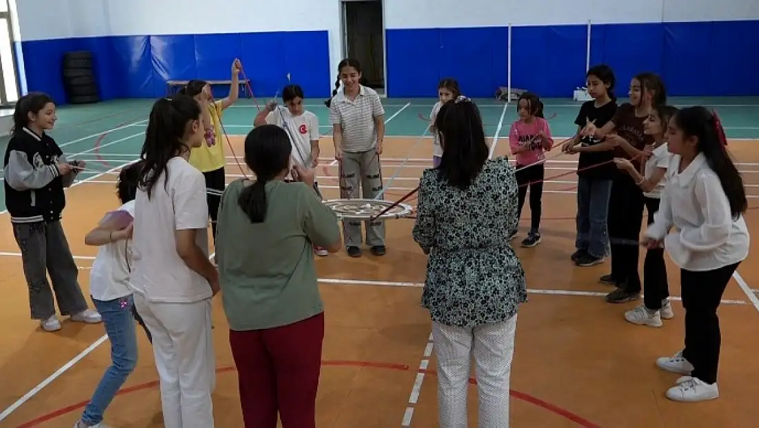Çocuk Şenliği Renkli Anlara Sahne Oldu
