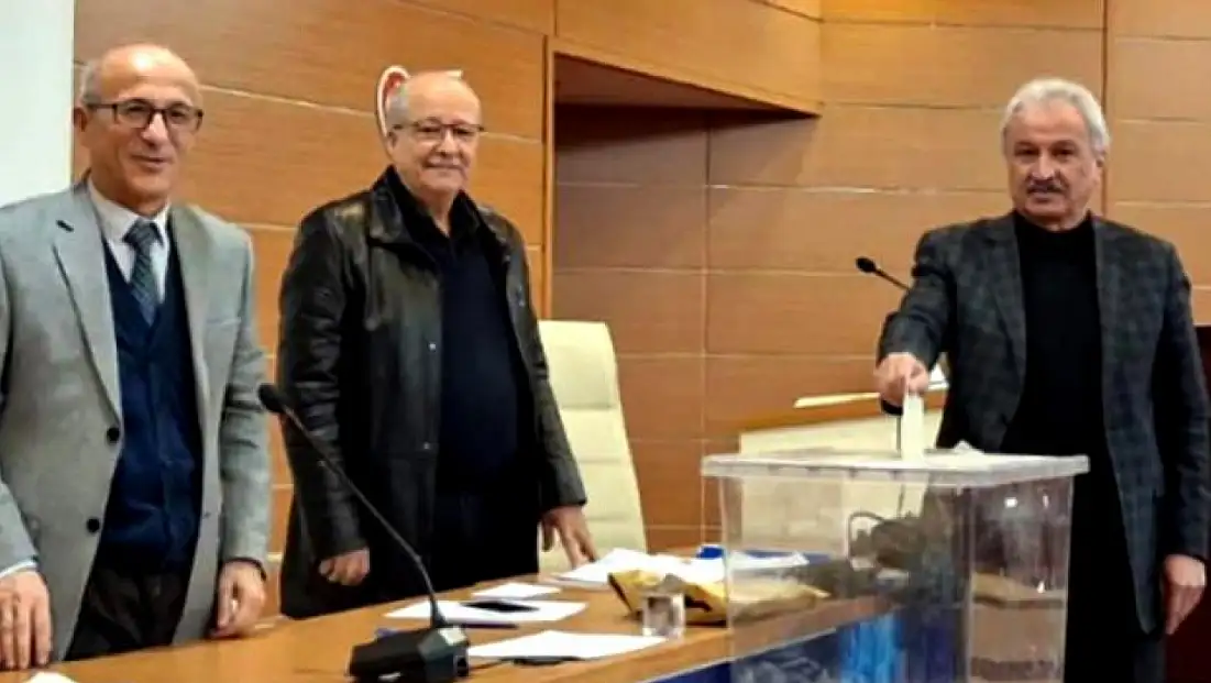 Mahrukatçılar Esnaf Odası’nda Başkan Özbek Güven Tazeledi