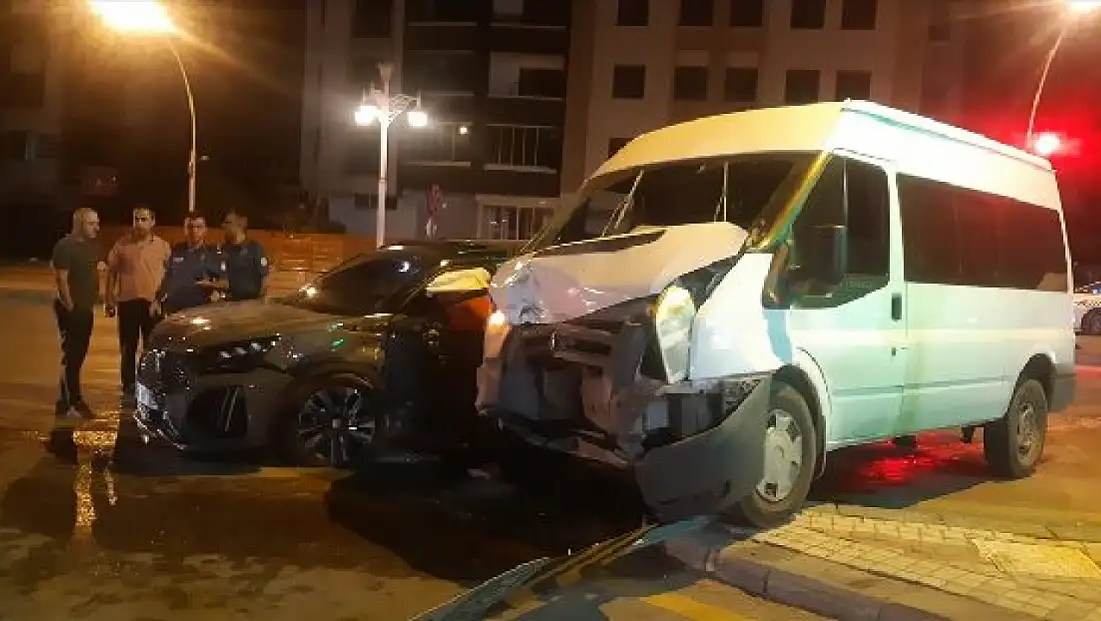 Malatya'da yaşanan trafik kazasında 4 kişi yaralandı.