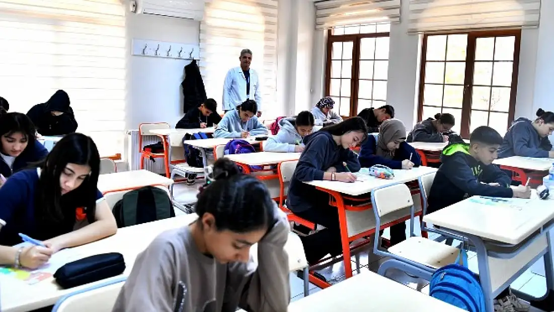 Yeşilyurt Belediyesi’nden Öğrencilere Ücretsiz Kurs Desteği!