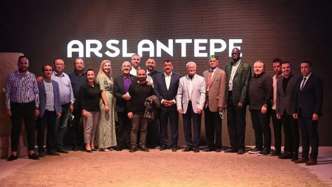 21 Kreasyondan Oluşan Tarihin Işığında Arslantepe III Defilesi Sergilendi