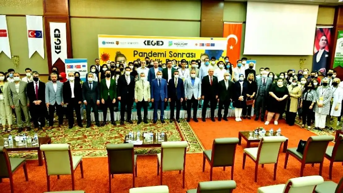 81 Kentten 90 Öğrenciyi Pandemi Sonrası Gençlik Forumunda Ağırlıyor