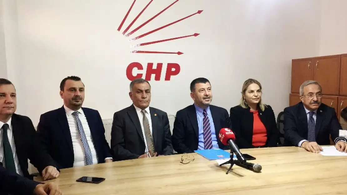 Ağbaba: AK Parti'li Siyasetçilerin Acil Psikoloğa Gitmelerine İhtiyaç Var