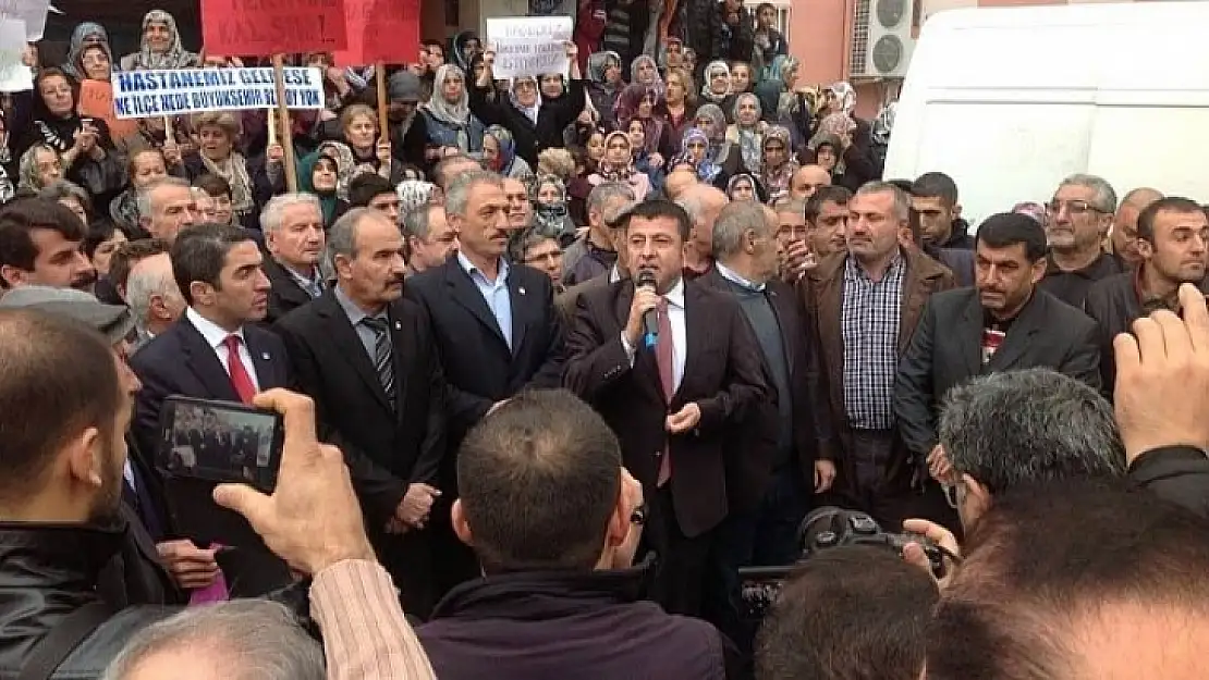 Ağbaba 'Hastaneyi Yıkarken De Yaparken de Övünüyorlar'
