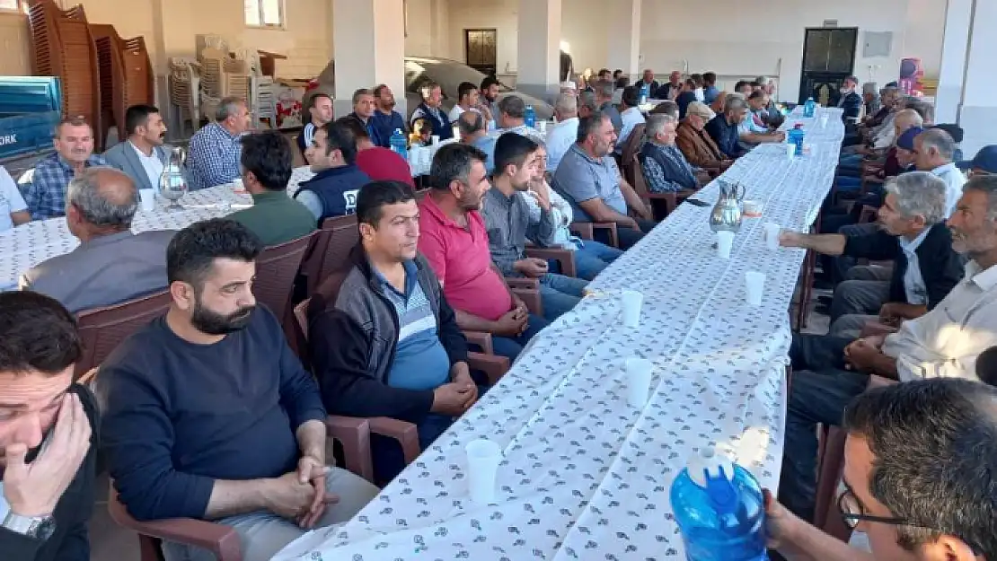 Akçadağ Doğanlar Mah. Eşraflarından Necmettin Tosik Mevlidi Şerif Okuttu.