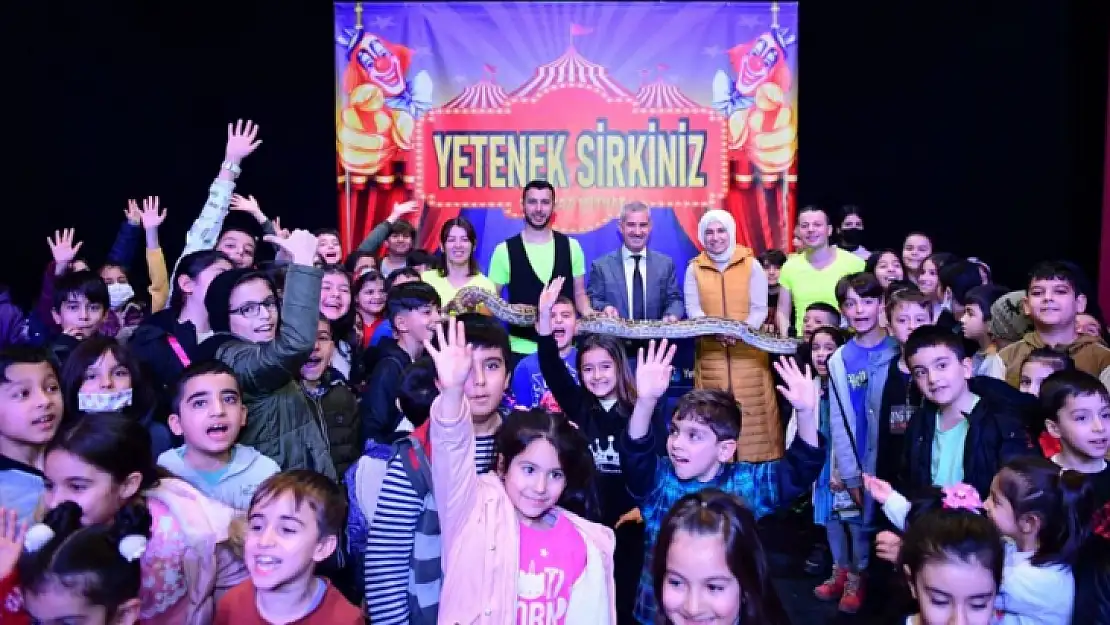 Akrobasi, İlizyonist ve Gösteriler Yoğun İlgi