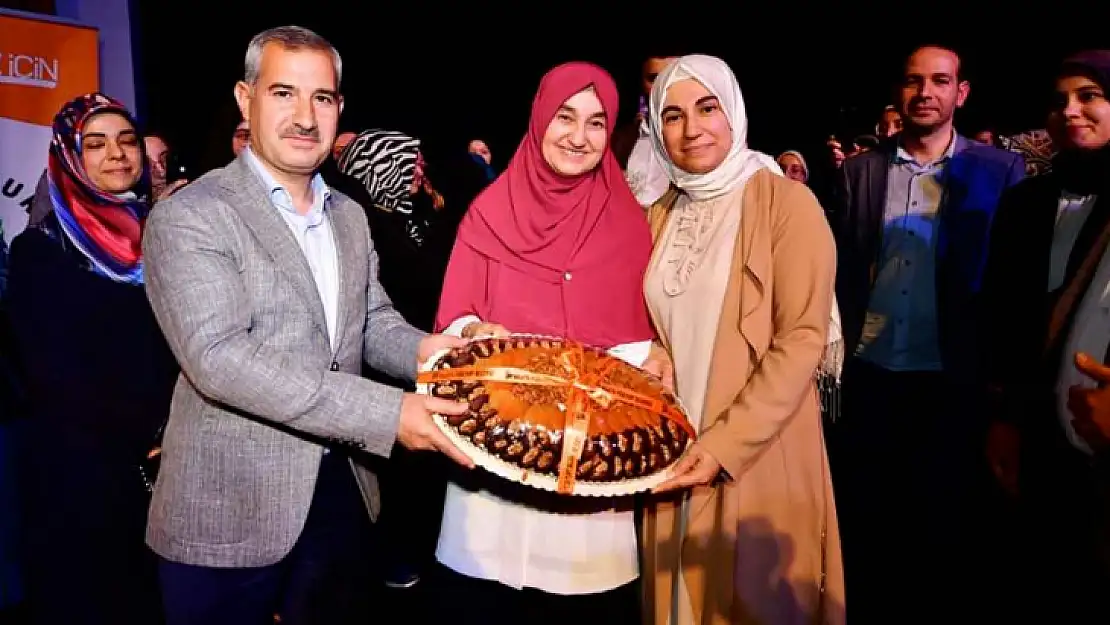 Araştırmacı-Yazar Saliha Erdim'in Konferansına Yoğun İlgi