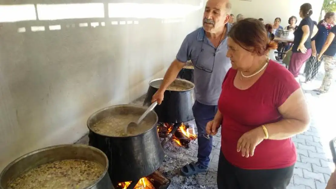 Arguvan Abdal Musa Kültür Derneğinden Aşure ve Lokma İkramı