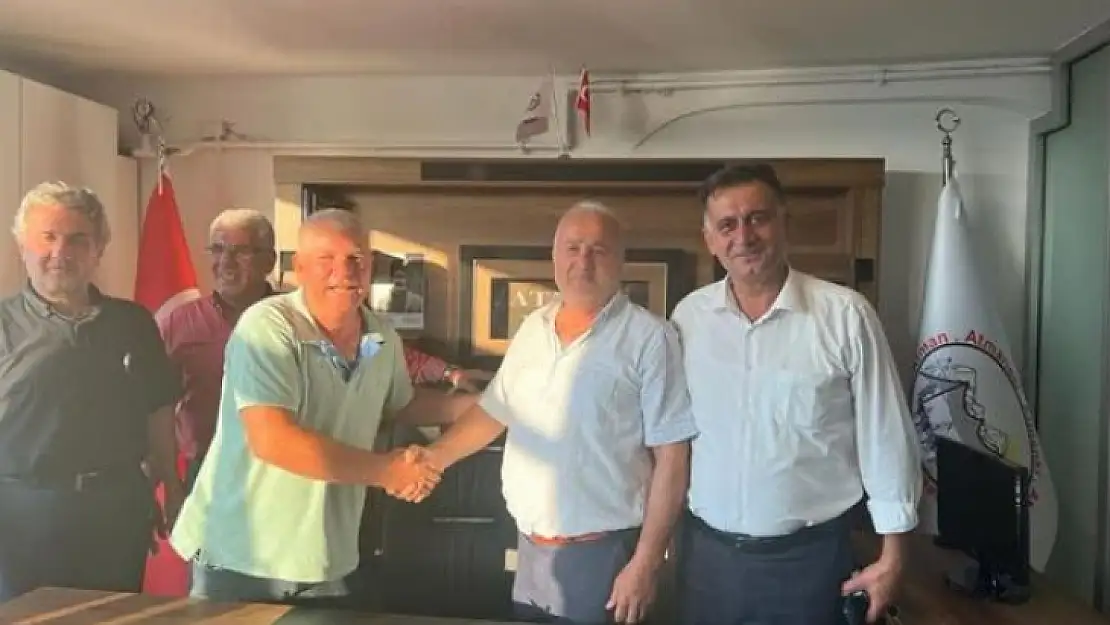 Atmani Vakfın'da Başkan Değişti