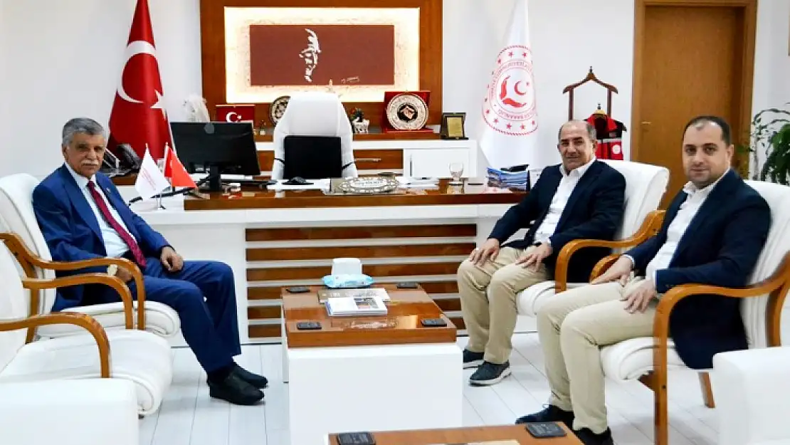 B. Şehir Başkan Vekili, Başkan Danışmanı ve Vakıf Başkanı İl Müdürü Sökmen'e Ziyaret