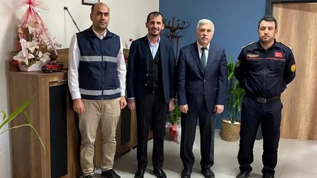 B. Şehir Belediye Meclis Üyesi Karakaş' tan İtfaiye Teşkilatına Ziyaret