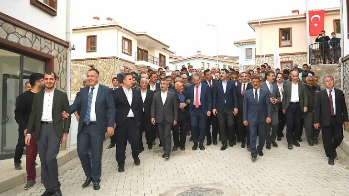 Bakan Kurum Doğanyol'da Büyükşehir İftarına Katıldı
