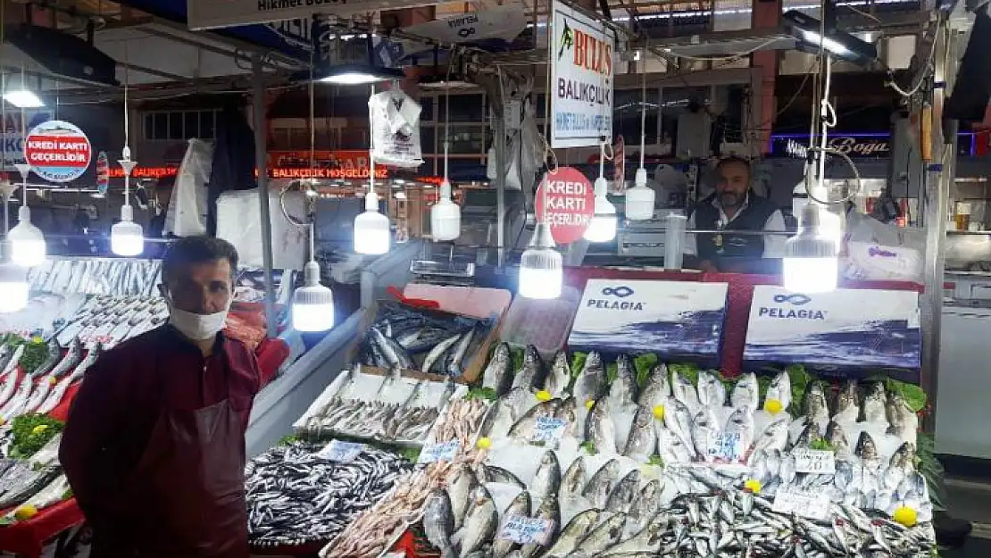 Balıkçı Hikmet' Balık Yiyin Sağlıklı Kalın'