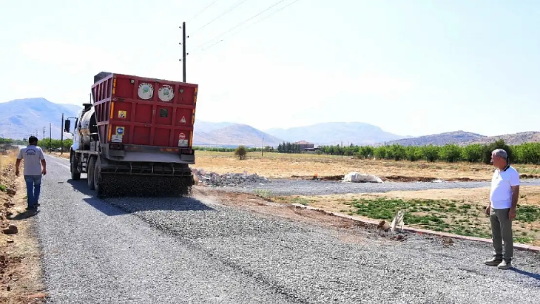 Başkan Çınar Cafana Mahallesindeki Yol Yenileme Hizmetlerini İnceledi