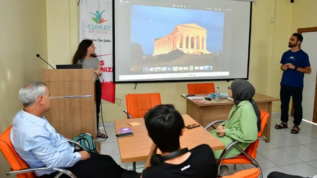 Başkan Çınar'dan İngilizce Kursuna Ziyaret