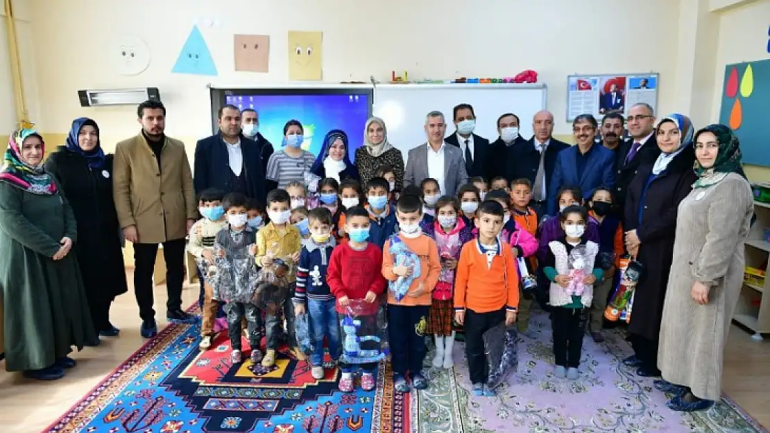 Başkan Çınar'dan Kuyulu İlkokul ve Ortaokuluna Ziyaret