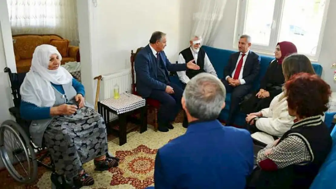 Başkan Çınar' Engelli Araç Talebini Yerine Getirdi'