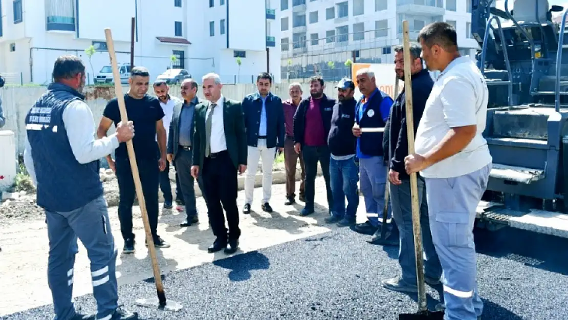 Başkan Çınar, İlyas Mahallesindeki Yol Yenileme Hizmetlerini İnceledi