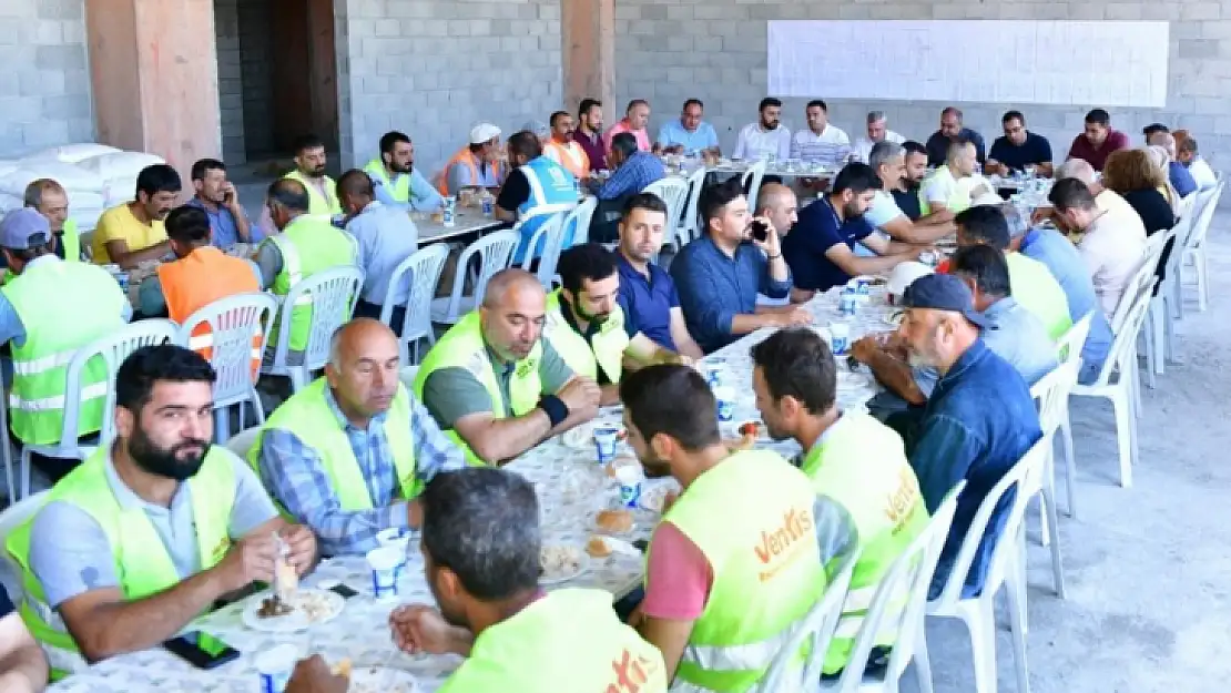 Başkan Çınar, İşçilerle Bir Araya Geldi