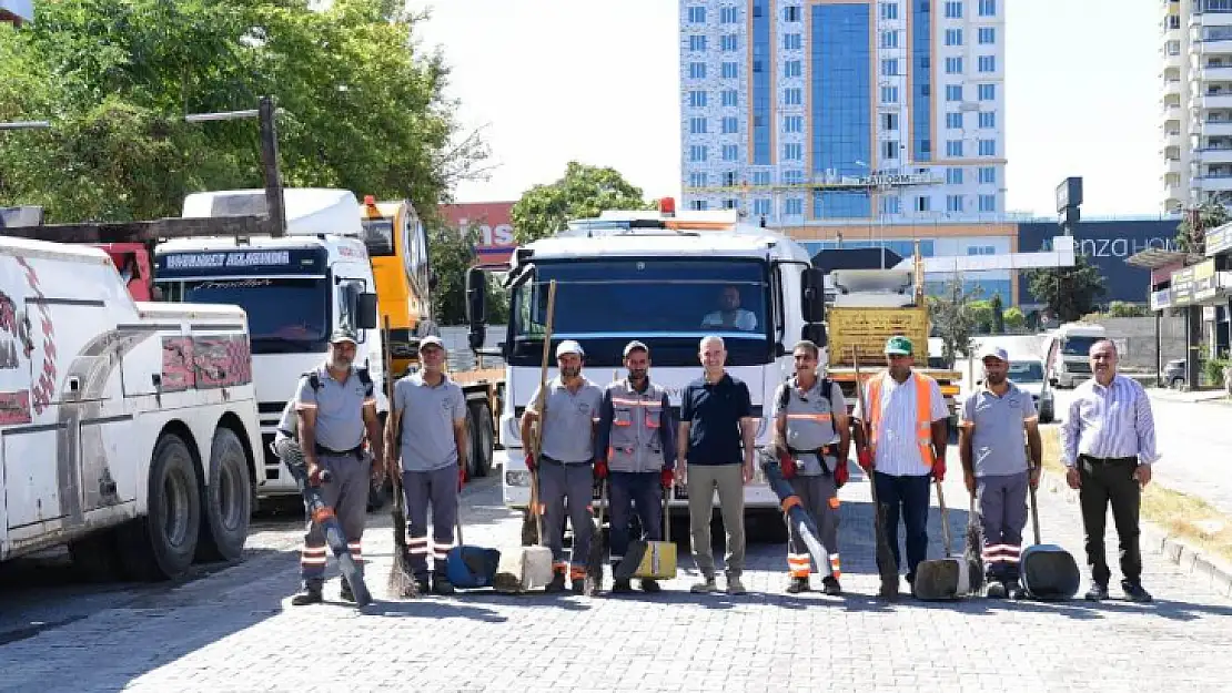 Başkan Çınar Özsan Sanayi Sitesinde Temizlik Çalışmalarını İnceledi