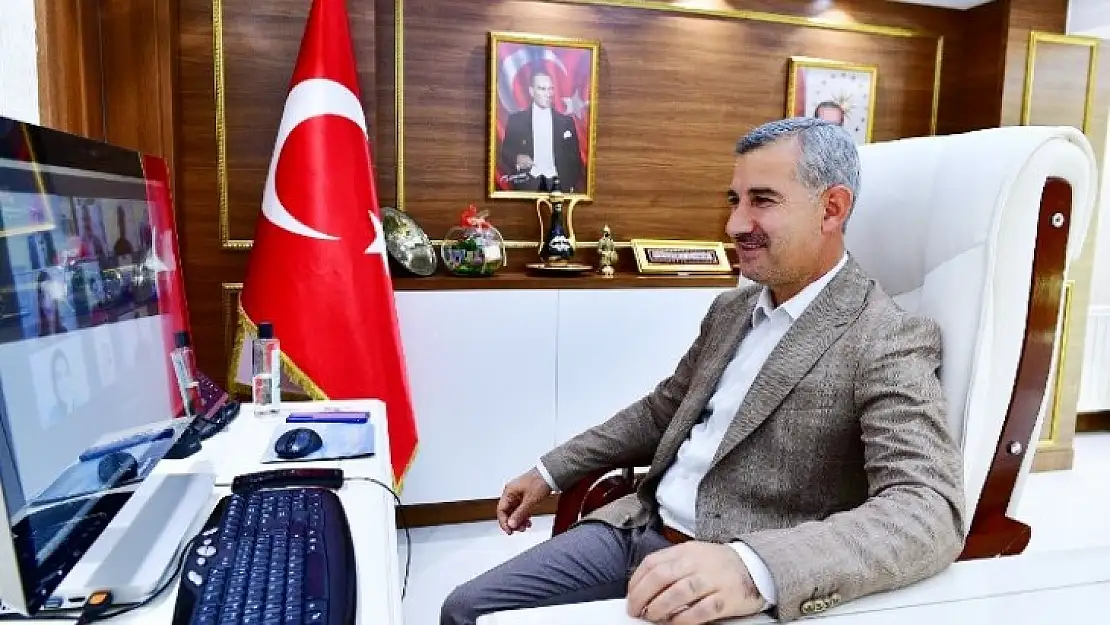 Başkan Çınar, Sivas Cumhuriyet Üniversitesinin Düzenlediği 'Şehir ve Kariyer' Online Toplantısına Katıldı