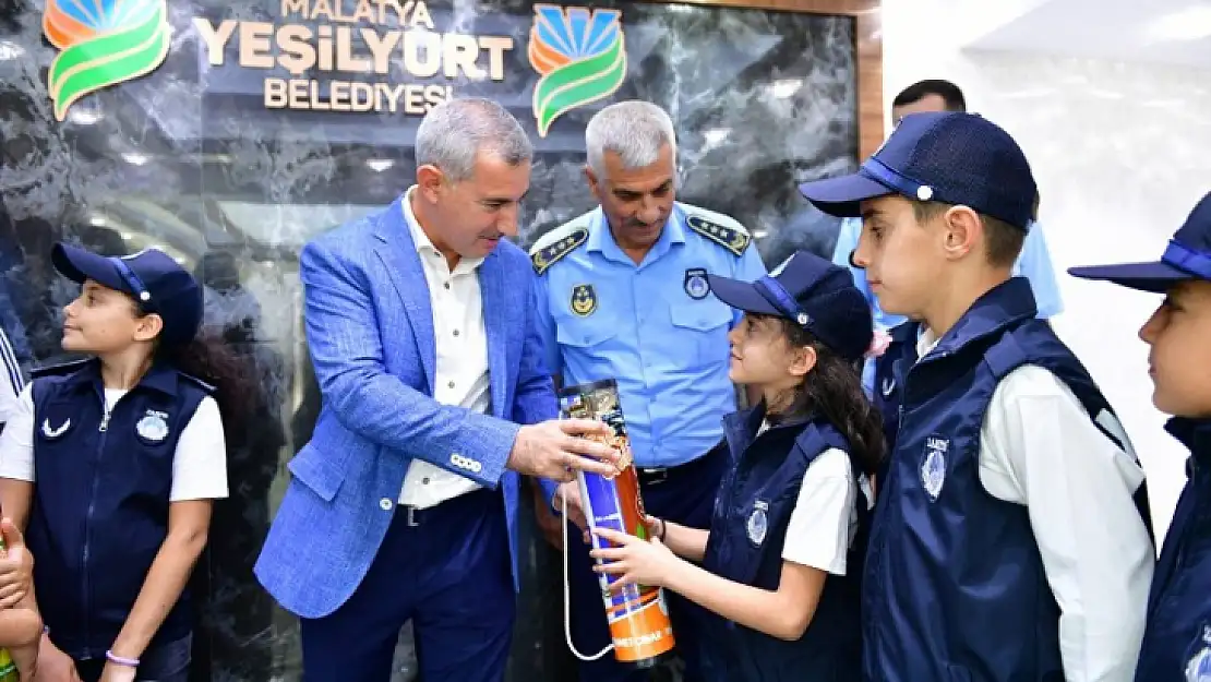 Başkan Çınar, Zabıta Müdürlüğü Personeli İle Minik Zabıtaları Ağırladı