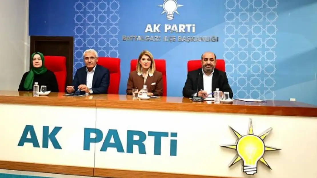 Başkan Güder ve Mv. Ölmeztoprak Ak Parti Mahalle Başkanlarıyla Bir Araya Geldi