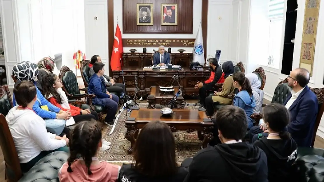 Başkan Güder, Başarılı Sporcularla Buluştu