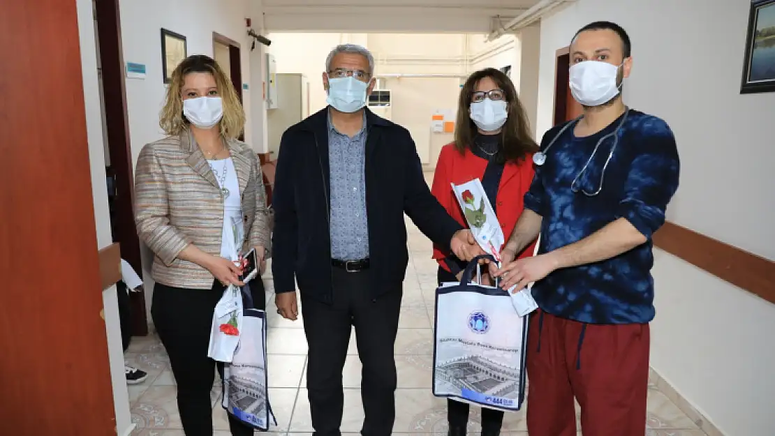 Başkan Güder'den Sağlıkçılara Tıp Bayramı Ziyareti