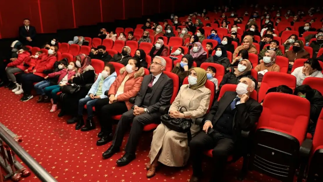 Başkan Güder'den Yetim Çocuklara Sinema Keyfi