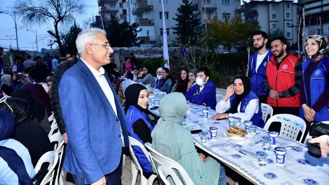 Başkan Güder, Gençlerle İftarda Buluştu