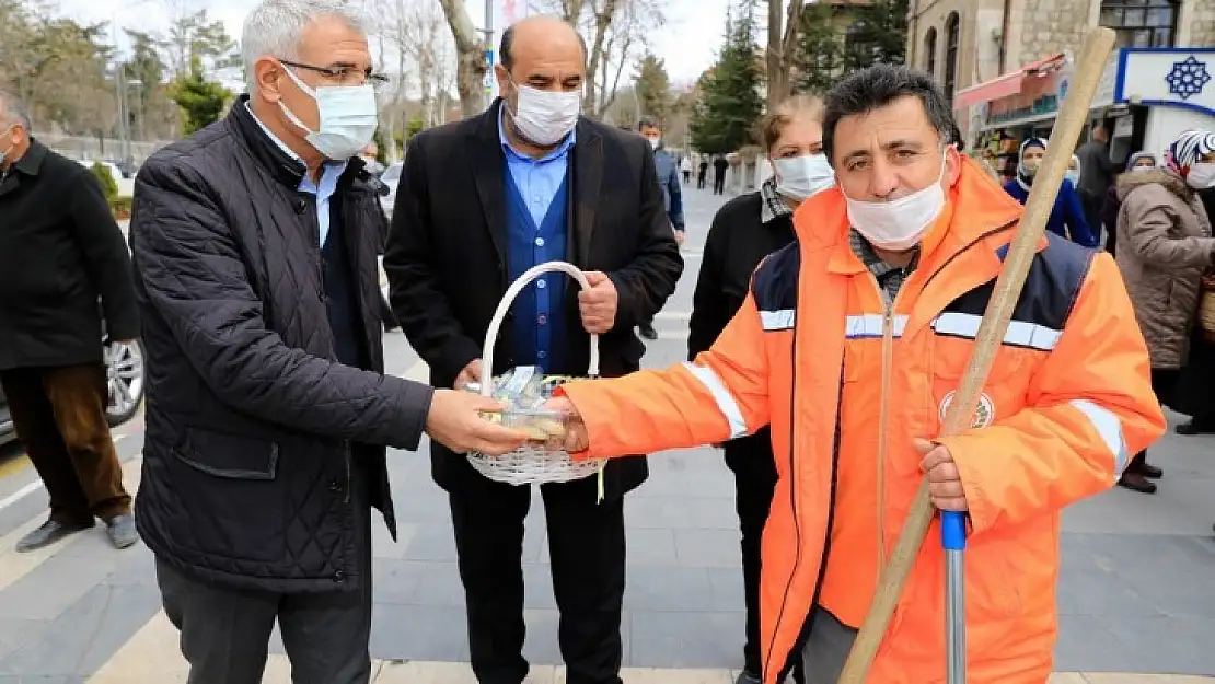 Başkan Güder: 'Kandil Geleneklerimizi Yaşatmamız Gerekiyor'
