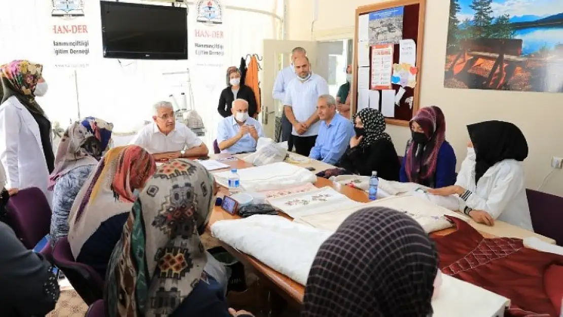 Başkan Güder, Kur'an Kursu Öğrencileri İle Birlikte Derse Katıldı