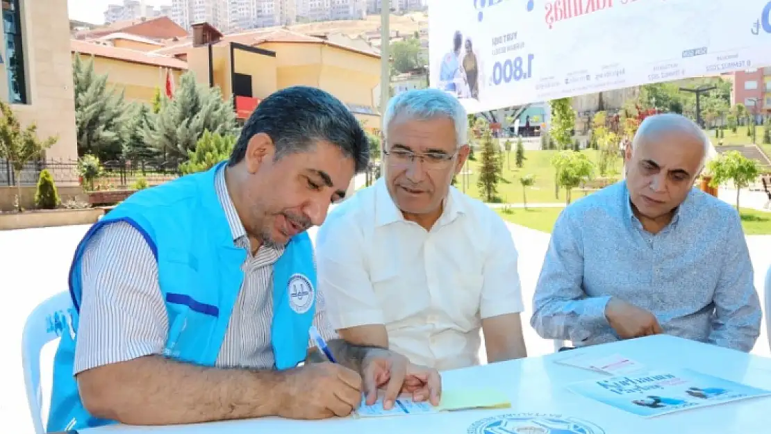 BAŞKAN GÜDER, KURBAN VEKALETİNİ TDV'YE VERDİ