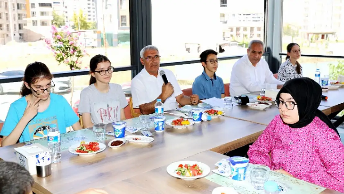 Başkan Güder LGS'de Başarılı Olan Öğrencileri Ağırladı