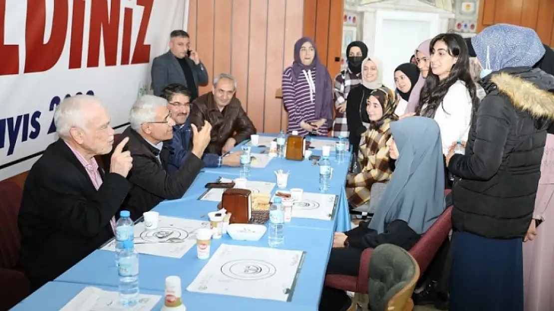 Başkan Güder, Öğrenciler İle İftarda Buluştu