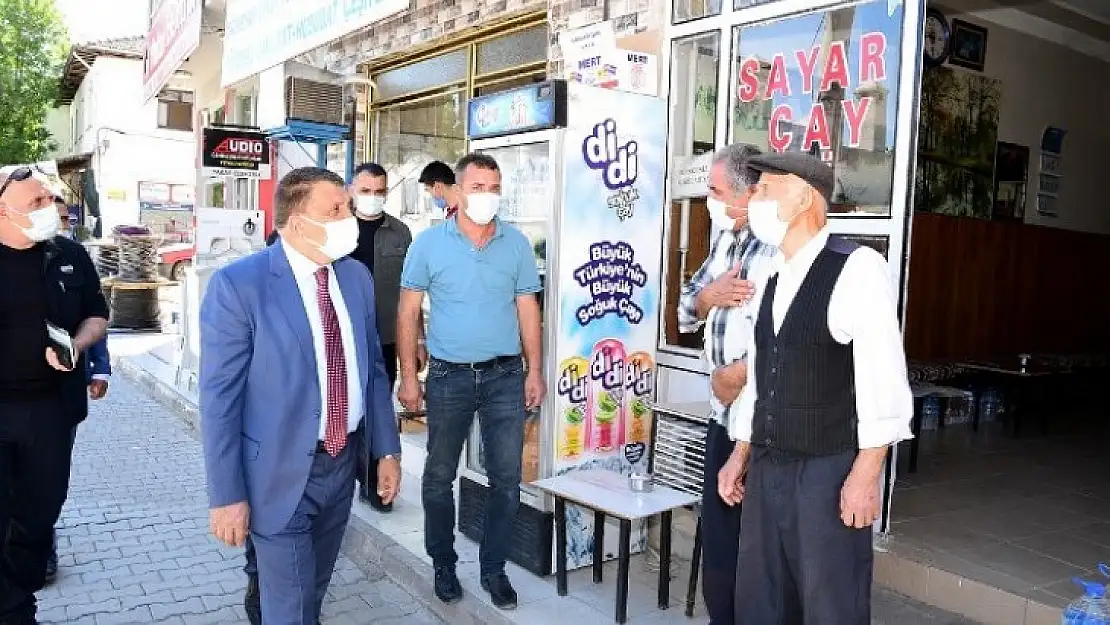 Başkan Gürkan, Eskimalatya Meydanında Esnaf ve Vatandaşları Ziyaret Etti