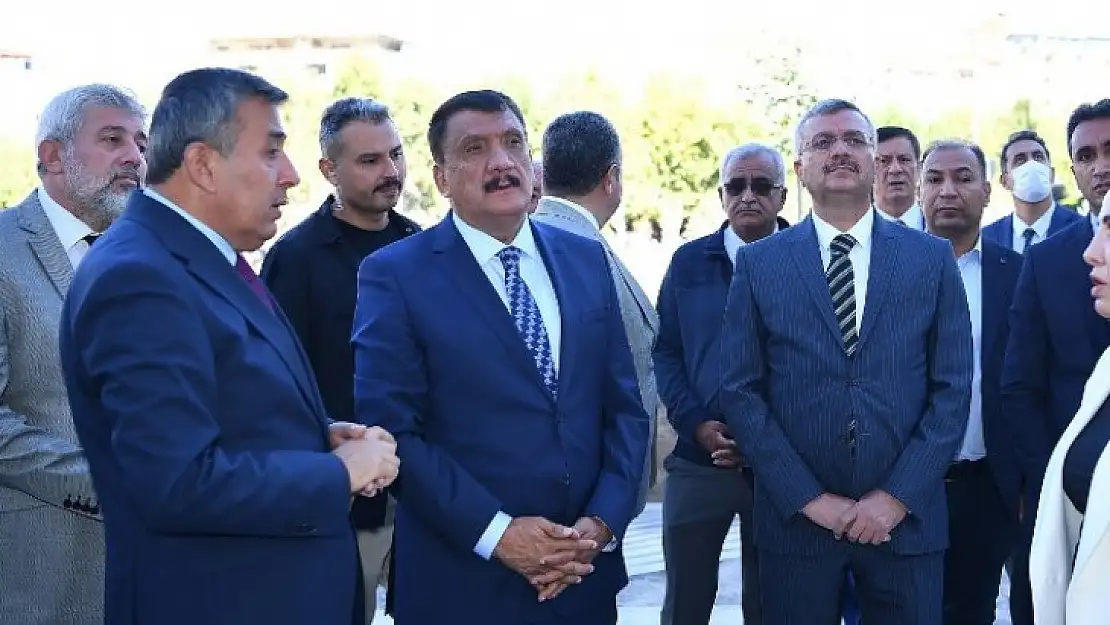 Başkan Gürkan Kernek Meydanında İncelemelerde Bulundu