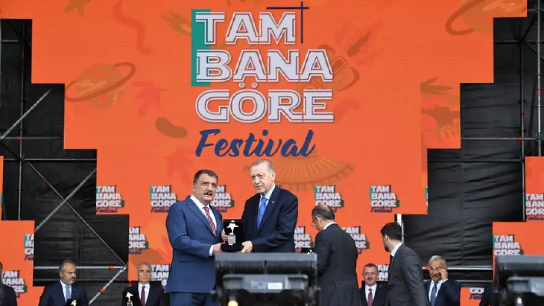 Başkan Gürkan Ödülünü Cumhurbaşkanı Erdoğan'ın Elinden Aldı