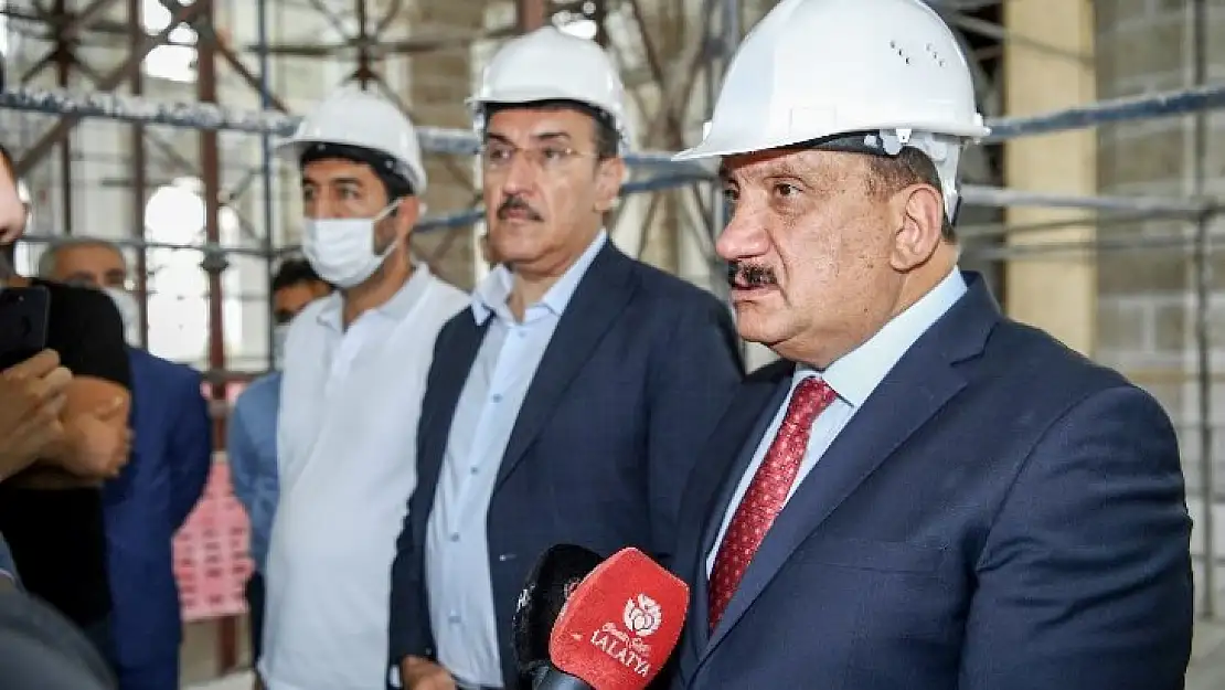 Başkan Gürkan, Yeni Camide Devam Eden Restorasyon Çalışmalarını İnceledi