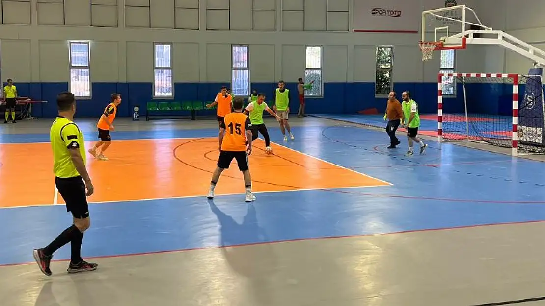 Battalgazi'de 29 Ekim'e Özel Futsal Turnuvası Start Aldı