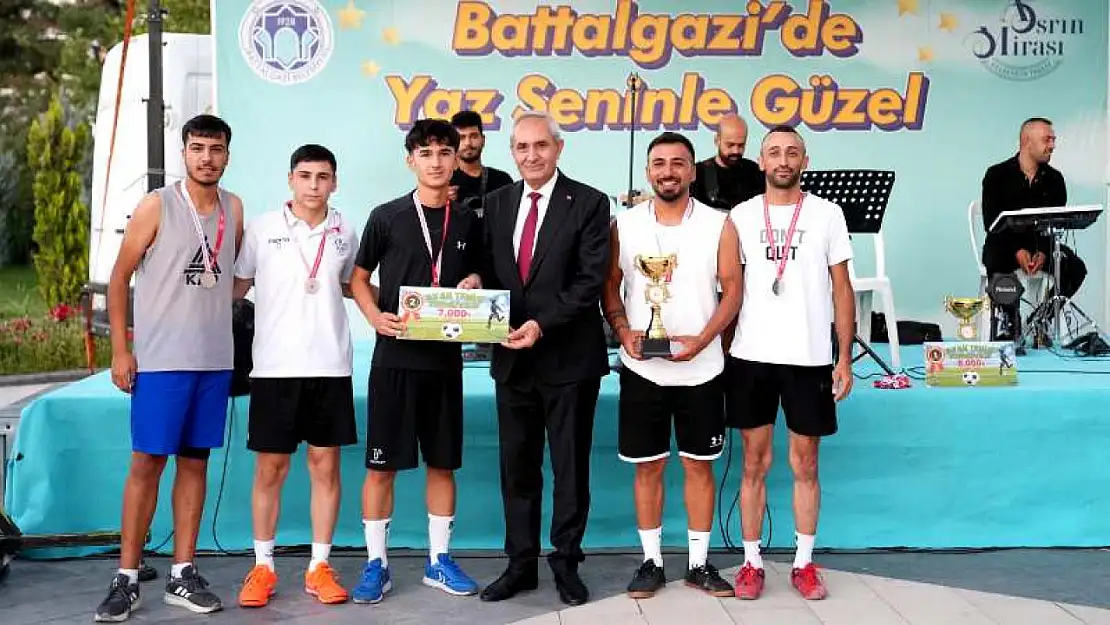 Battalgazi'de Ayak Tenisi Turnuvası Tamamlandı