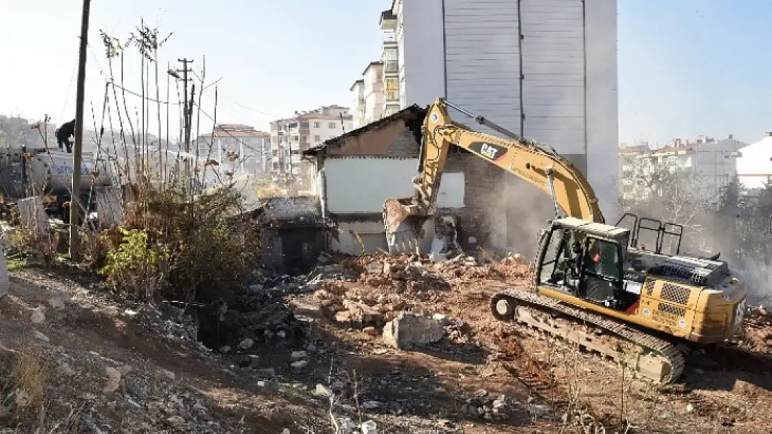 Battalgazi'deki Metruk Binalar Tek Tek Yıkılıyor