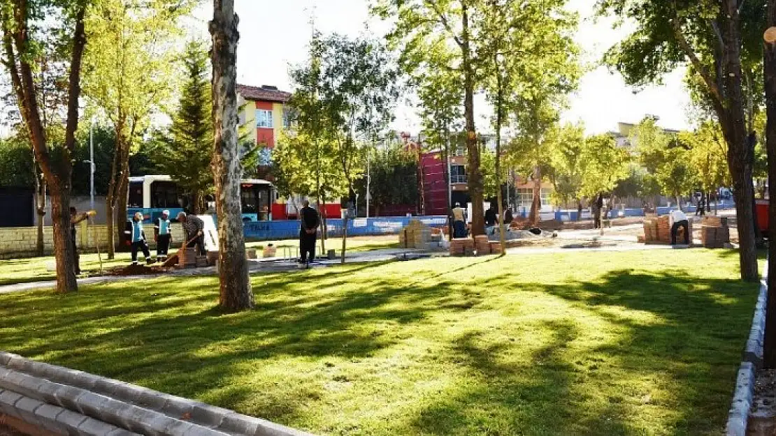 Battalgazi'deki Parklarda Revize Çalışmaları Sürüyor