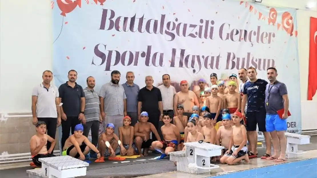 Battalgazi'deki Yüzme Kursuna Yoğun İlgi