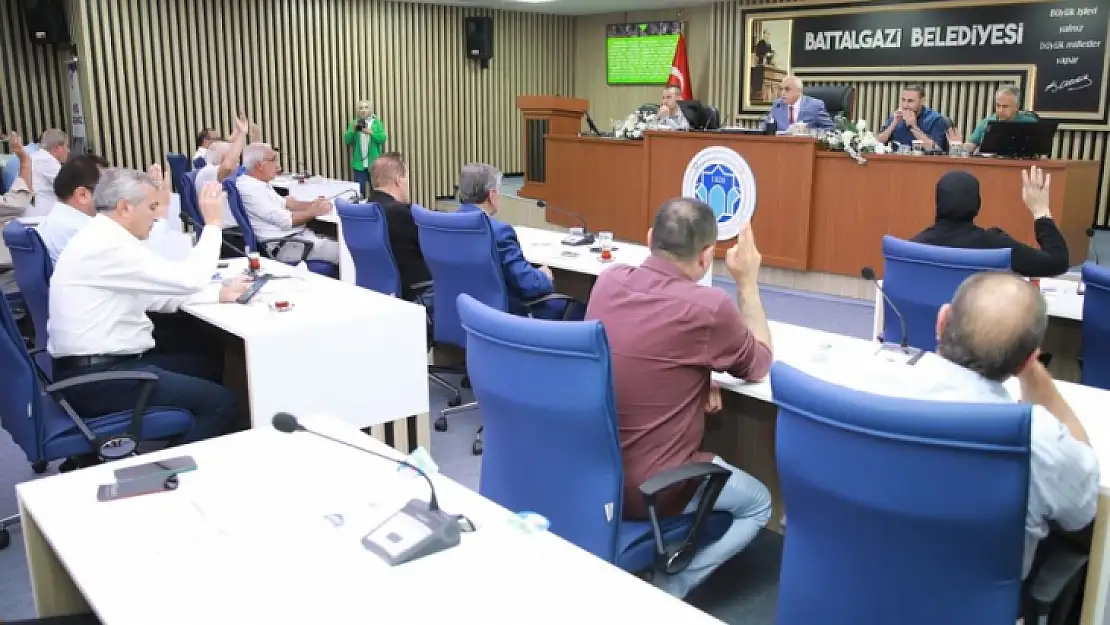 Battalgazi Meclisi Başkan V. Zafer Kırçuval Başkanlığında Toplandı