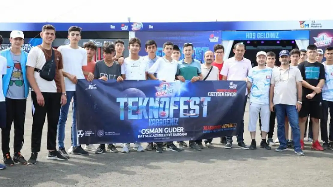 Battalgazili Gençler Türkiye'nin Ayakları Yere Basmayan Festivali'ni Gezdi