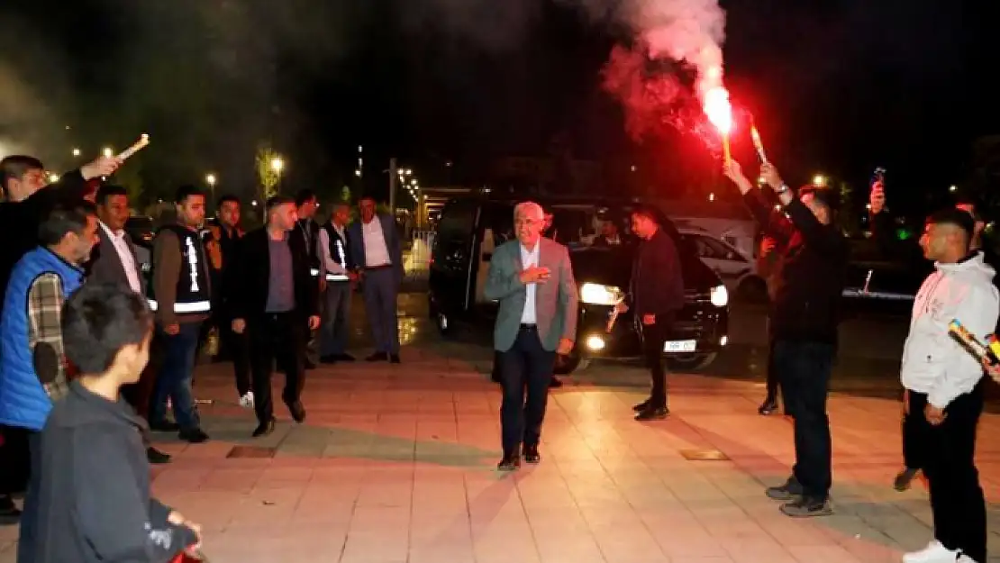 Battalgazililer Cumhurbaşkanı Erdoğan'ın Zaferini Kutladı