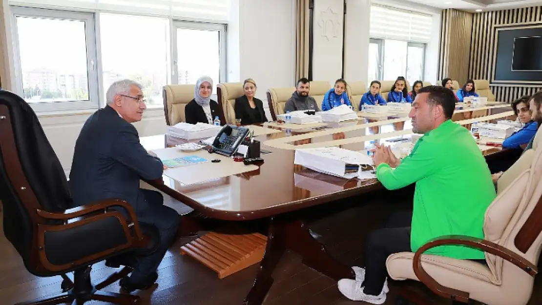 Bayan Futbolculardan Başkan Güder'e 2.Lig Sözü
